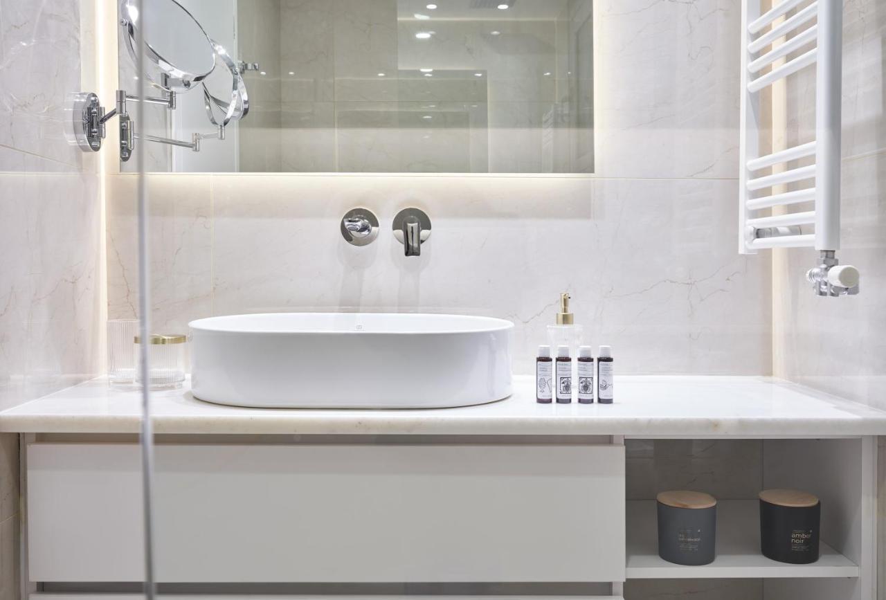 Urban Heights 3Bd Apt, Next To Hilton Афіни Екстер'єр фото